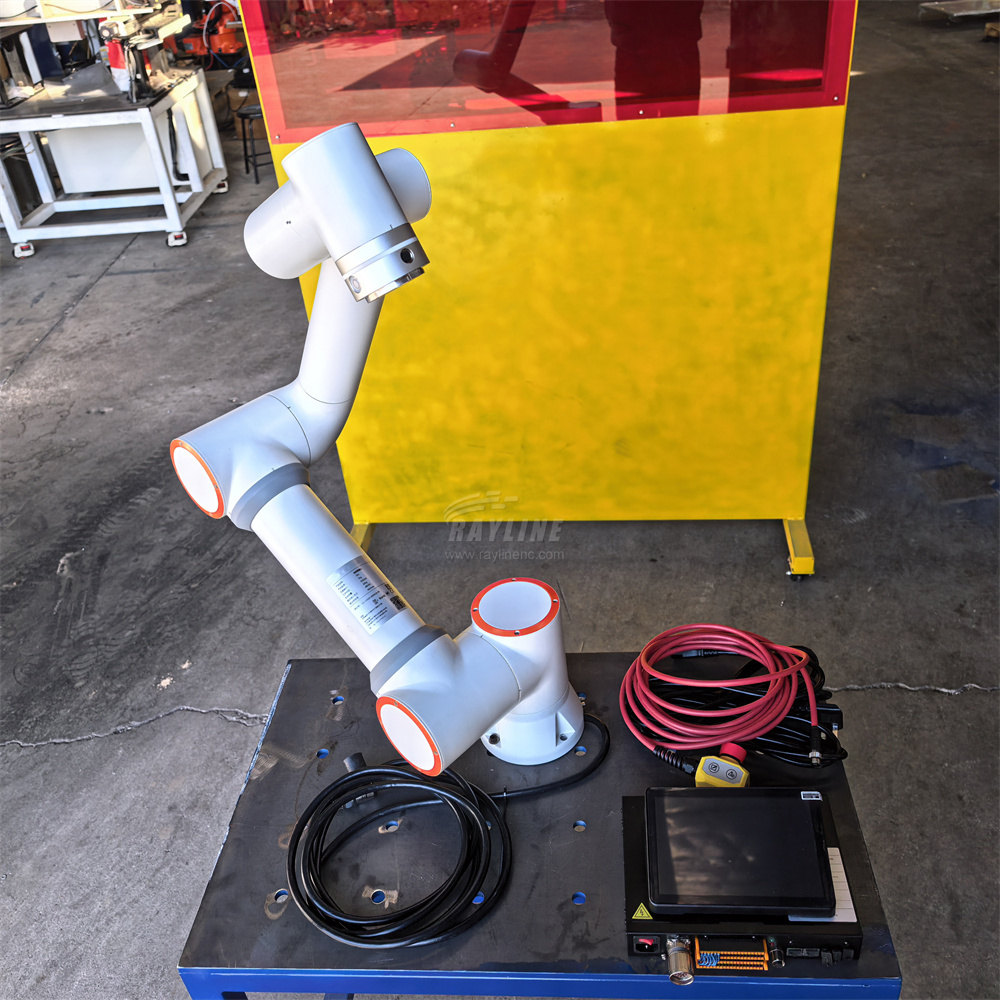 6-osiowy robot współpracujący  – Robot Arm Teach Pendant recenzja i cena