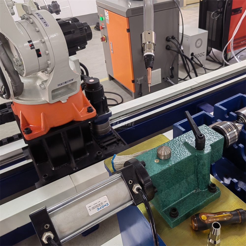 Lekki robot przemysłowy 6-osio – Robotic Arm 6 Axis Desktop recenzja i cena
